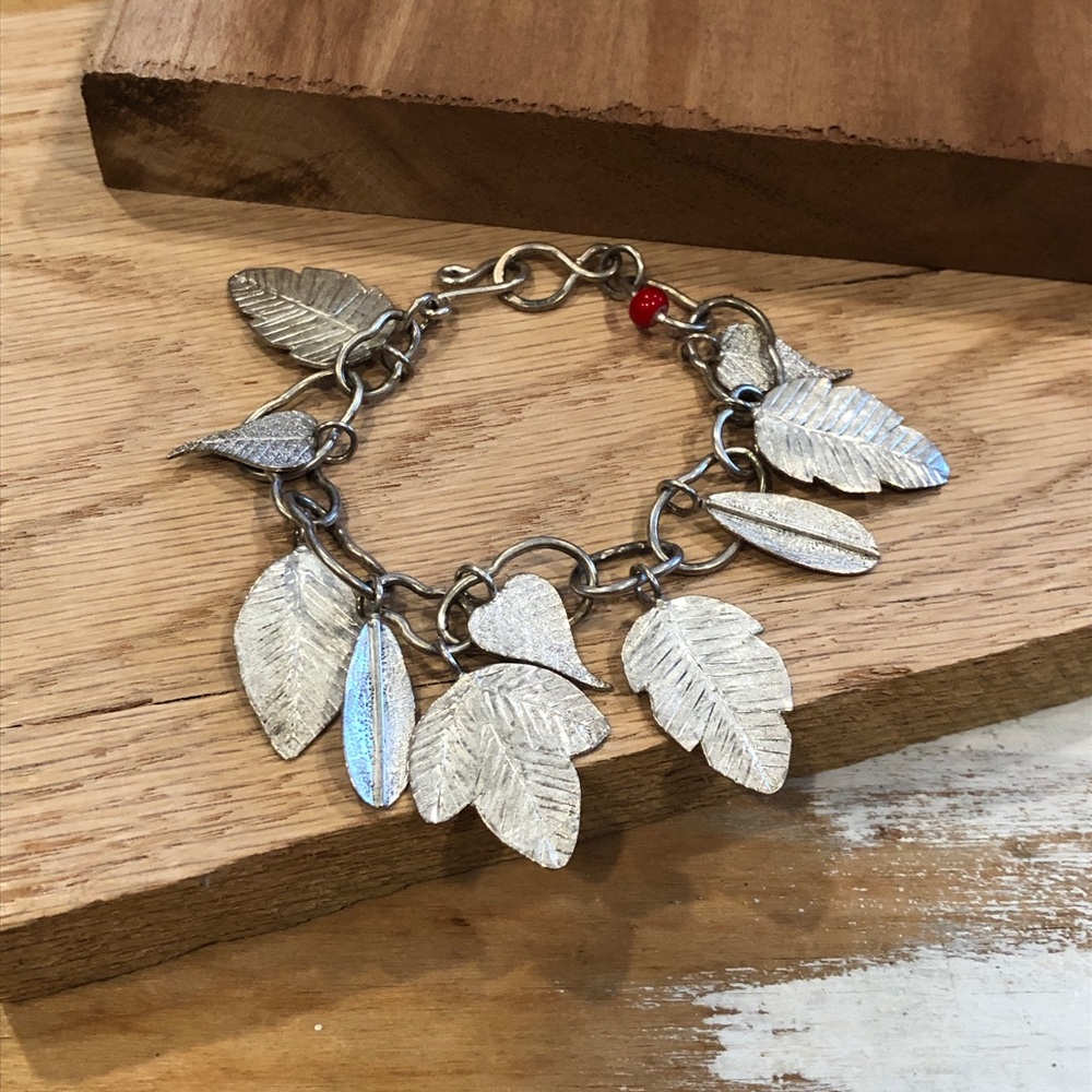 Gap RED metal leaf trinket bracelet